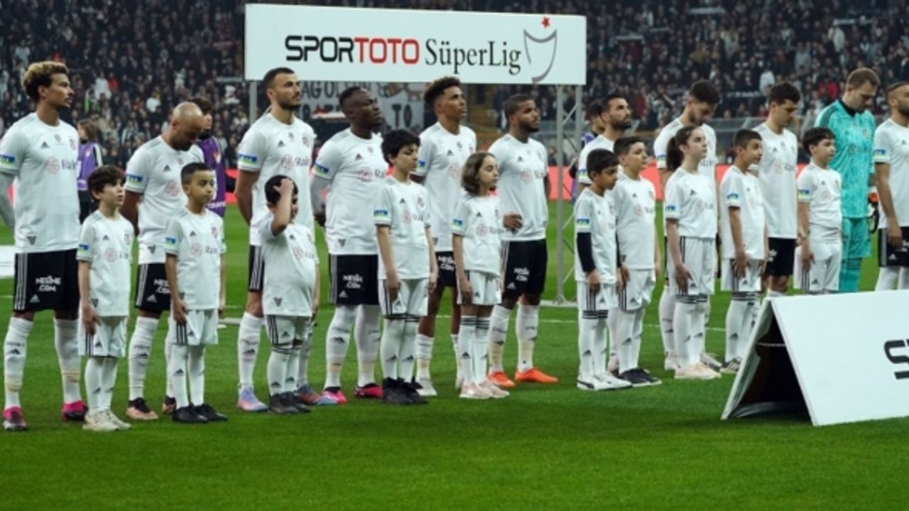 Beşiktaş'ta 2 yıldız takımdan ayrılıyor