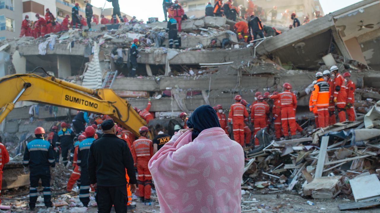 Deprem bölgesindeki esnafın Halkbank'a olan borçları 6 ay ertelendi