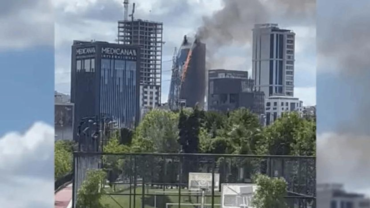Ataşehir'de 17 katlı binada yangın çıktı