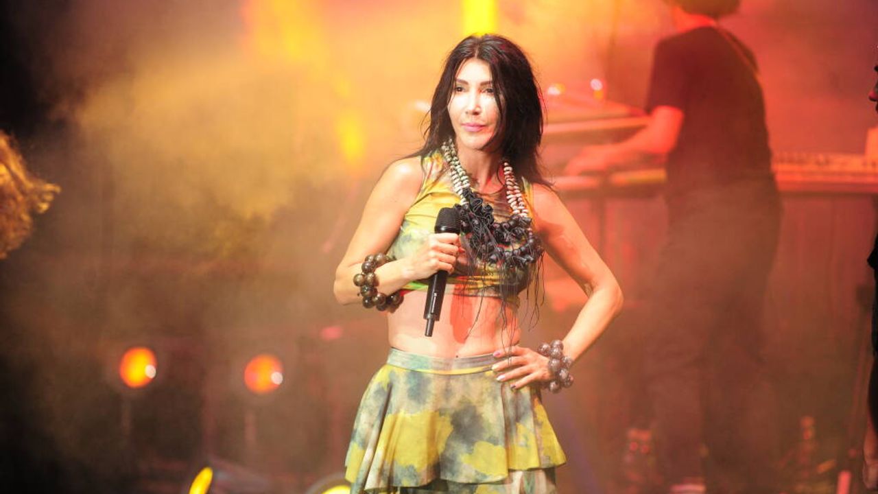 Balıkesir Belediye Başkanı tehditler sonucu Hande Yener konserini iptal etti