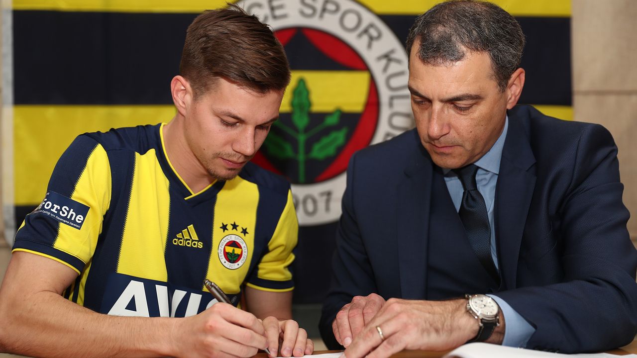 Miha Zajc Fenerbahçe'ye geri döndü!