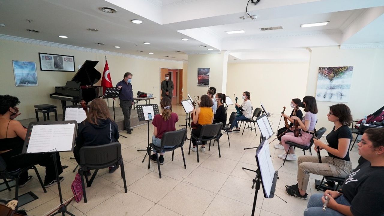 Kartal Belediyesi Sanat Akademisi genç yetenekleri bekliyor