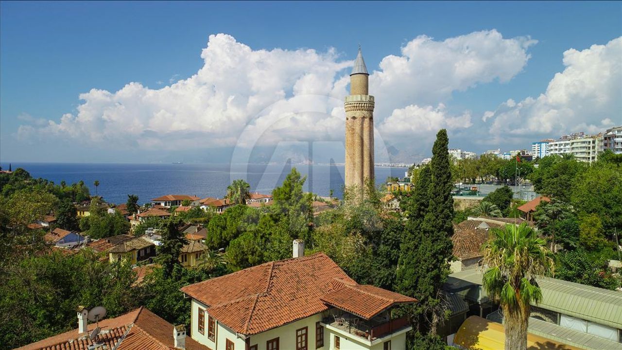 Yivli Minare Camisi nerede... Yivli Minare Camisi tarihi