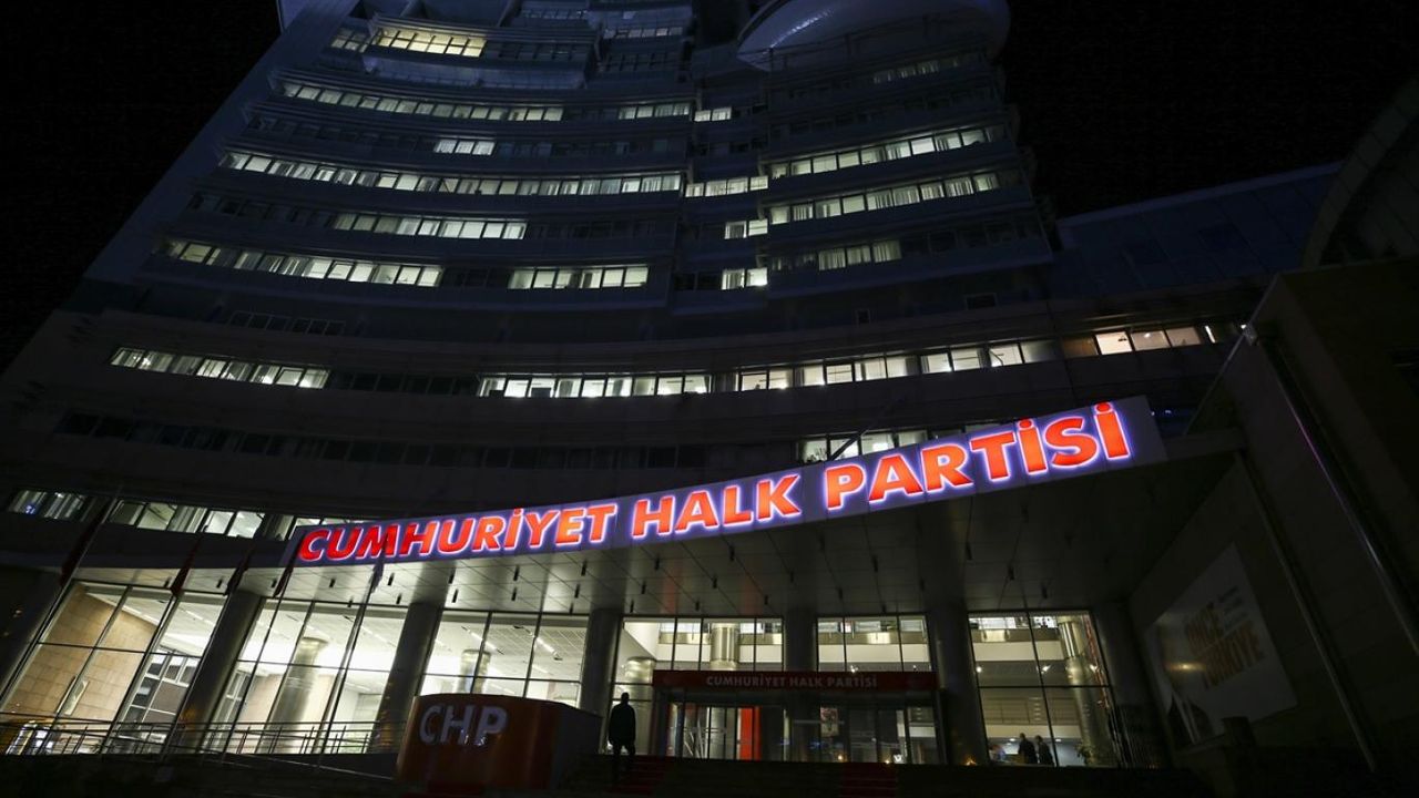 CHP aday listesini açıkladı: Çanakkale'de Muharrem Erkek, Manisa'da Zeyrek, Yenimahalle'de Yaşar...