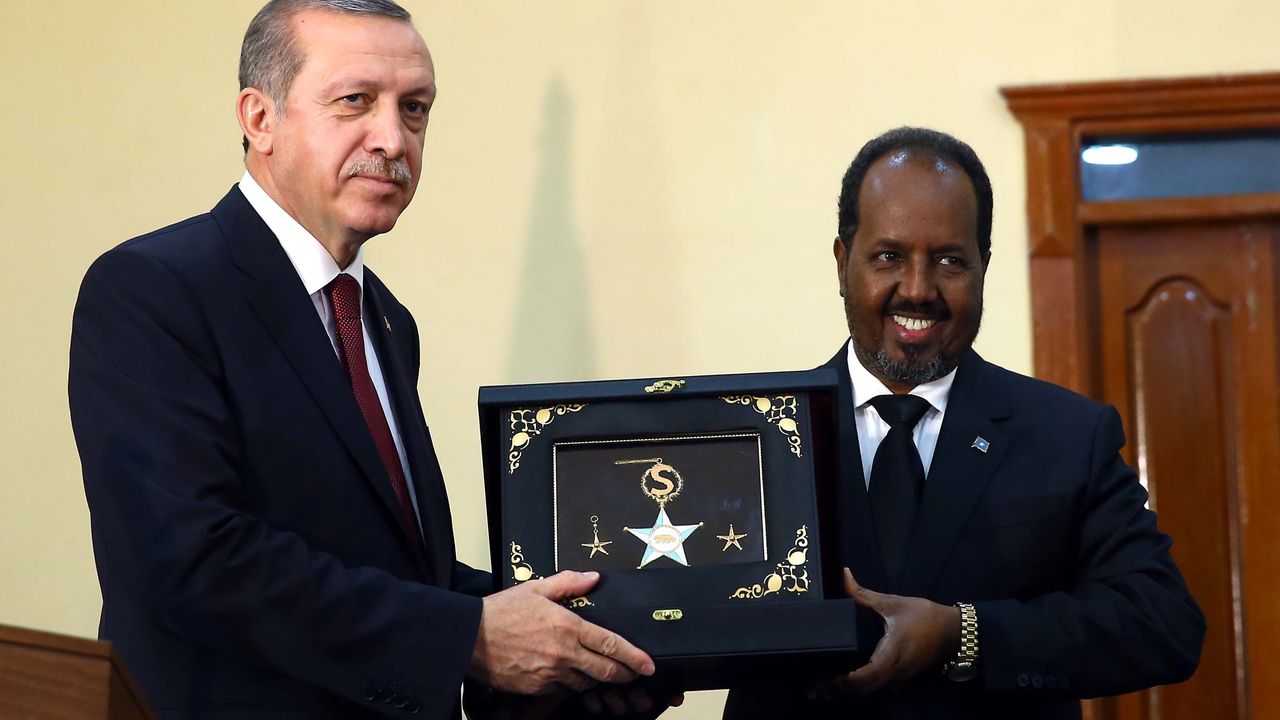 Oğlu firardayken Somali Cumhurbaşkanı bakın kimlerleydi?