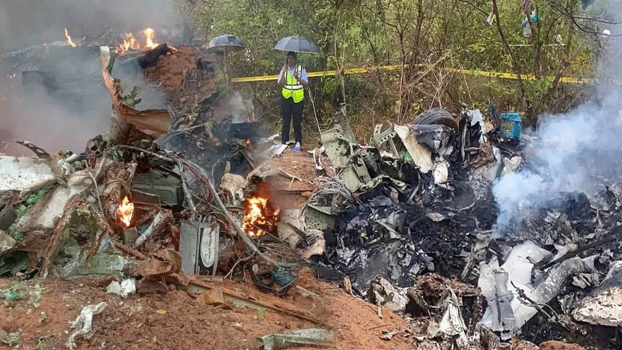 Kenya'da uçak kazası:11  kişi hayatını kaybetti!