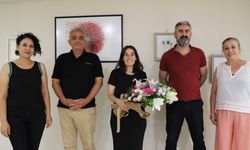 ‘Bir Nefes Çiçek’ resim sergisi Kartal Belediyesi’nde açıldı