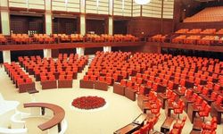 'Sansür Yasası' teklifi görüşmeleri ertelendi