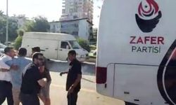 Ümit Özdağ'ın koruma aracı kaza yaptı, ortalık karıştı