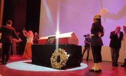 İlhan İrem vasiyet ettiği gibi uğurlandı