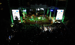 Yıldızlar altında 'Kalamış Yaz Festivali' devam ediyor