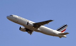 İki pilot uçağın kokpitinde kavgaya tutuştu!