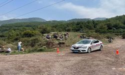 İşçileri taşıyan kamyonet devrildi: 3 ölü...
