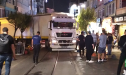 Kadıköy Bahariye'yi kilitleyen TIR