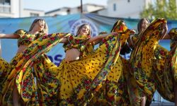 Kartal'da Uluslararası Halk Oyunları Festivali coşkusu mahalleleri sardı