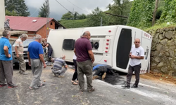 Rize'de tur otobüsü devrildi: Çok sayıda yaralı var...