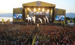 Sanatçılardan Zeytinli Rock Festivali'nin yasaklanmasına tepki