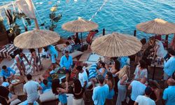Yandaş Sabah yazarı da isyan etti: Bir arkadaşım beach club'a gitmiş...