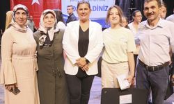 Çocuklar ödüllerini Başkan Çerçioğlu'ndan aldı