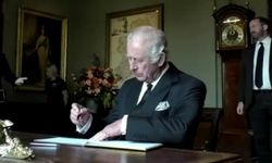 Kral Charles'a Galler'de manidar armağan