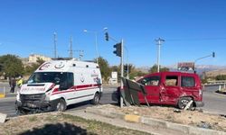 Ambulans kaza yaptı: Ölü ve yaralılar var!