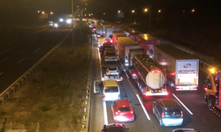 İstanbul'da yıkım isyanı: Halk yollara dökülüp otobanı kapattı