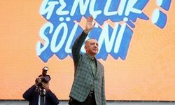 Öğrencileri AKP mitingine gönderen okul müdüründen skandal paylaşımlar
