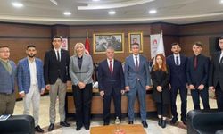 Akademisyeni hedef alan saldırganlar rektörle fotoğraf çektirdi