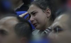 Atatürk'ün hayatını izlerken ağlayan öğrenci duygulandırdı