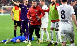Göztepe-Altay maçı çıkan olaylar yüzünden tatil edildi: Kaleci hastanelik oldu
