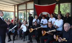 Mavi ev sakinleri ‘Atatürk’ü sevdiği türküler ile andı