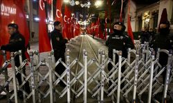 Yurttaşlar İstiklal Caddesi'nden çıkarıldı, dükkanlar kapatıldı