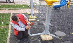 Edremit'teki parklara bakım yapılıyor