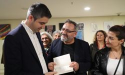 Kenan Taşkesen, Aşil Topuğu adlı kitabını okurları için imzaladı