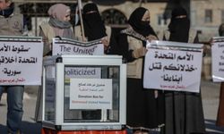 Suriye depremine ilgisiz kalan BM, İdlip'te protesto edildi