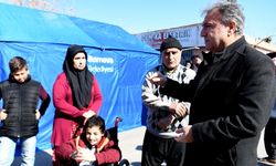 Bin kilometreden gelip engelli çocukların ailelerine çadır kurdular