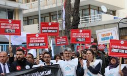 ''SGK personelini ezdirmeyeceğiz, hakları teslim edilene kadar mücadeleye devam edeceğiz'