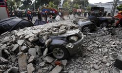 Depremde zarar gören araçlar gün yüzüne çıkmaya başladı