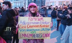 Taksim'e çıkan her sokakta barikat var