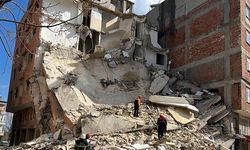 Kilis'te ağır hasarlı bina çöktü!