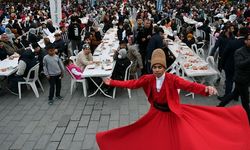 Kadir Gecesi’nde binlerce Esenyurtlu aynı sofrada buluştu