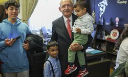Kılıçdaroğlu Meclis'te depremzede çocuklarla buluştu