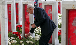 Kılıçdaroğlu'ndan Çanakkale kahramanlarına karanfil