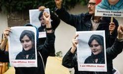 İran'daki gösterilerde tutuklanan 3 kişi idam edildi