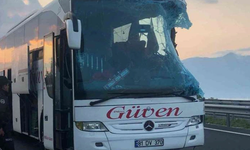 TIR otobüsle çarpıştı: Ölü ve yaralılar var