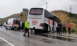 Antalya'da yolcu otobüsü devrildi: Yaralılar var