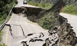 Karabük'te köy yolu çöktü