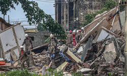 Brezilya'da 4 katlı bina çöktü: 14 ölü