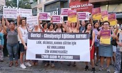 İzmir Kadın Platformu karma eğitimi hedef alan Bakan'ı protesto etti!