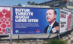 Erdoğan'ın seçim afişine 'Hitler bıyığı' çizen çocuk tahliye edildi